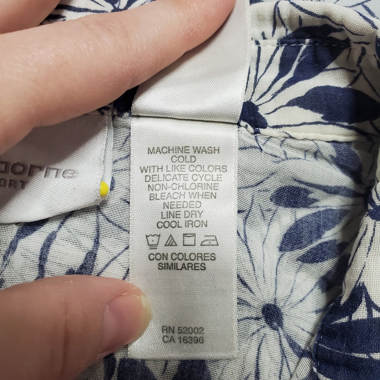 Lizsport Liz Claiborne sport blouse white blue flowers button up womens large