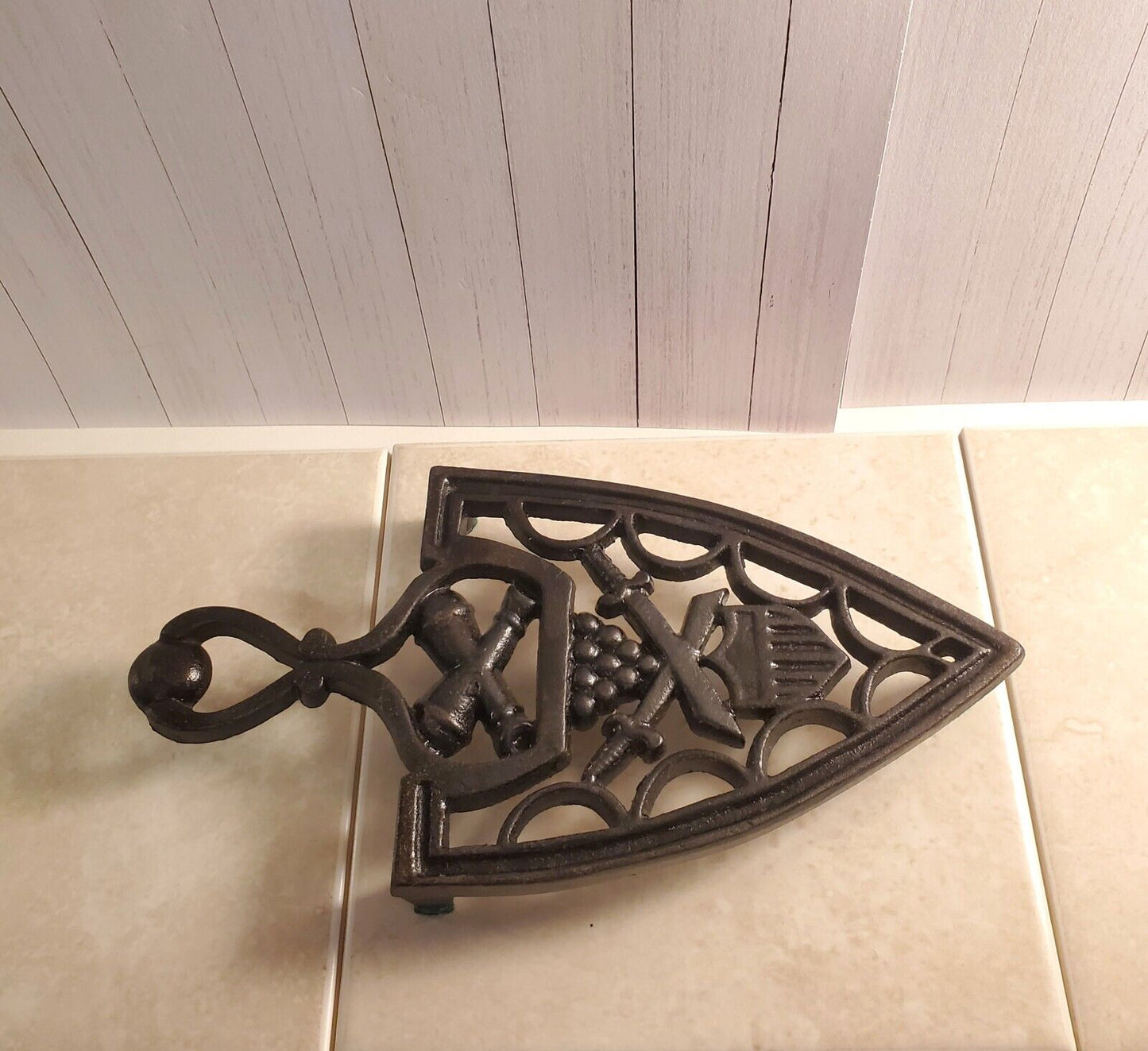Metal, Cast Iron Trivet Triangle W/ 3Legs And Handle For Hanging, Vintage