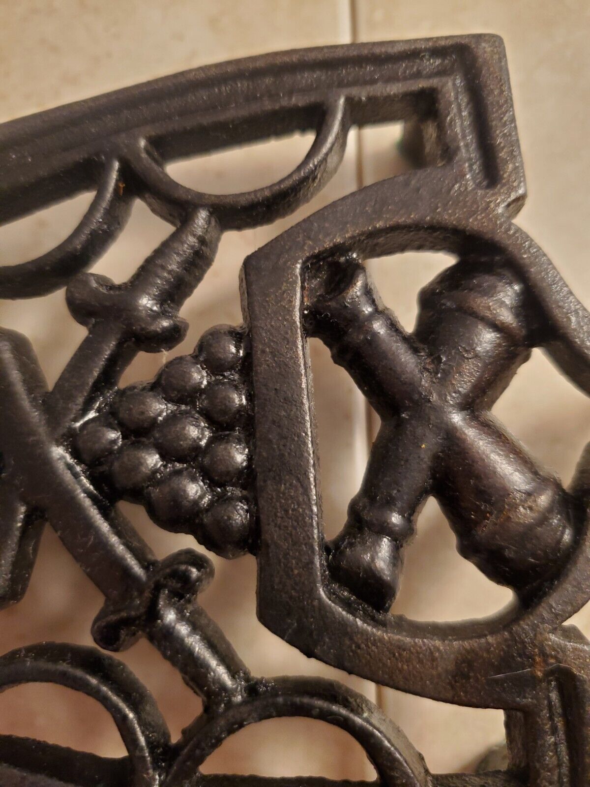 Metal, Cast Iron Trivet Triangle W/ 3Legs And Handle For Hanging, Vintage