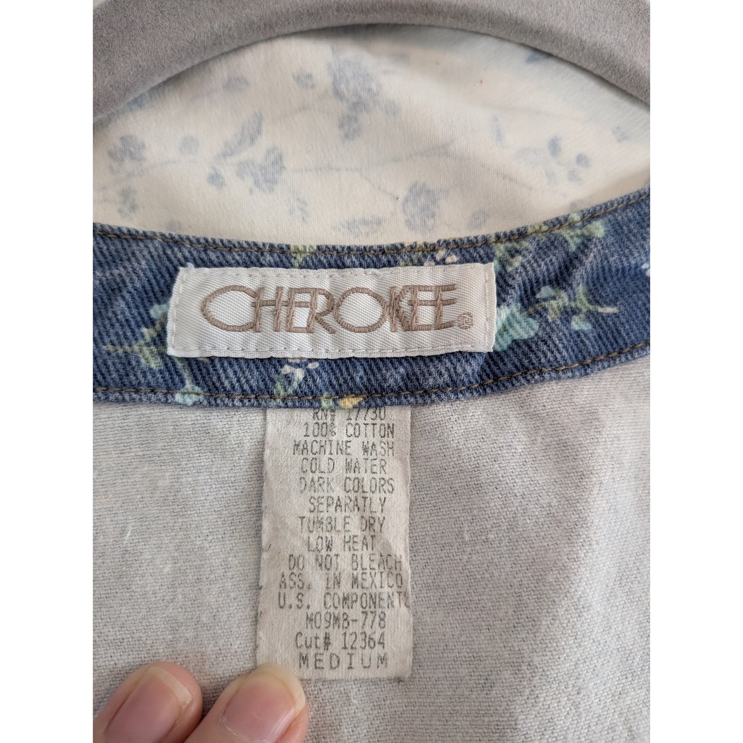 Cherokee cotton denim vest blue floral pattern vintage boho chic