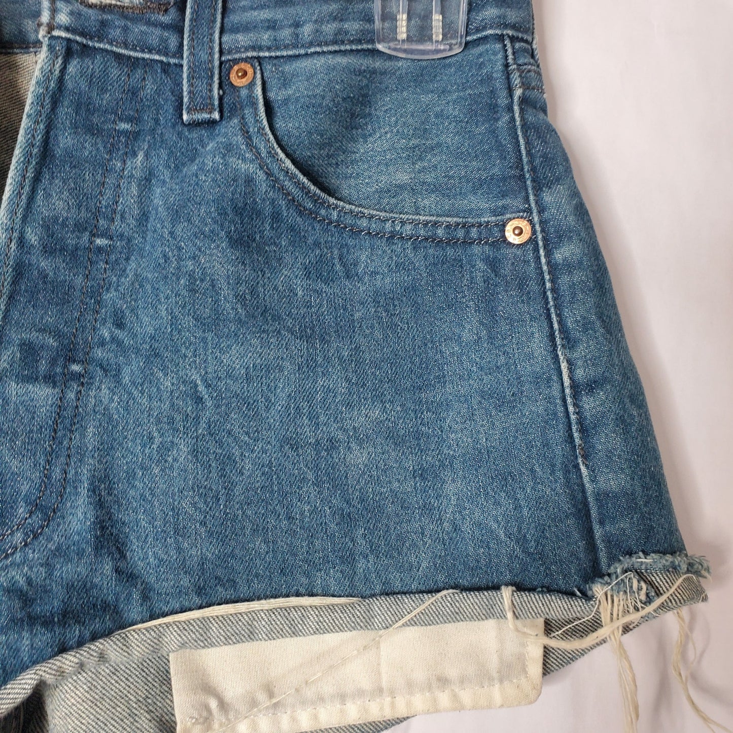 Levi Strauss 501 cotton jean shorts W29 L30 denim short cut off womens
