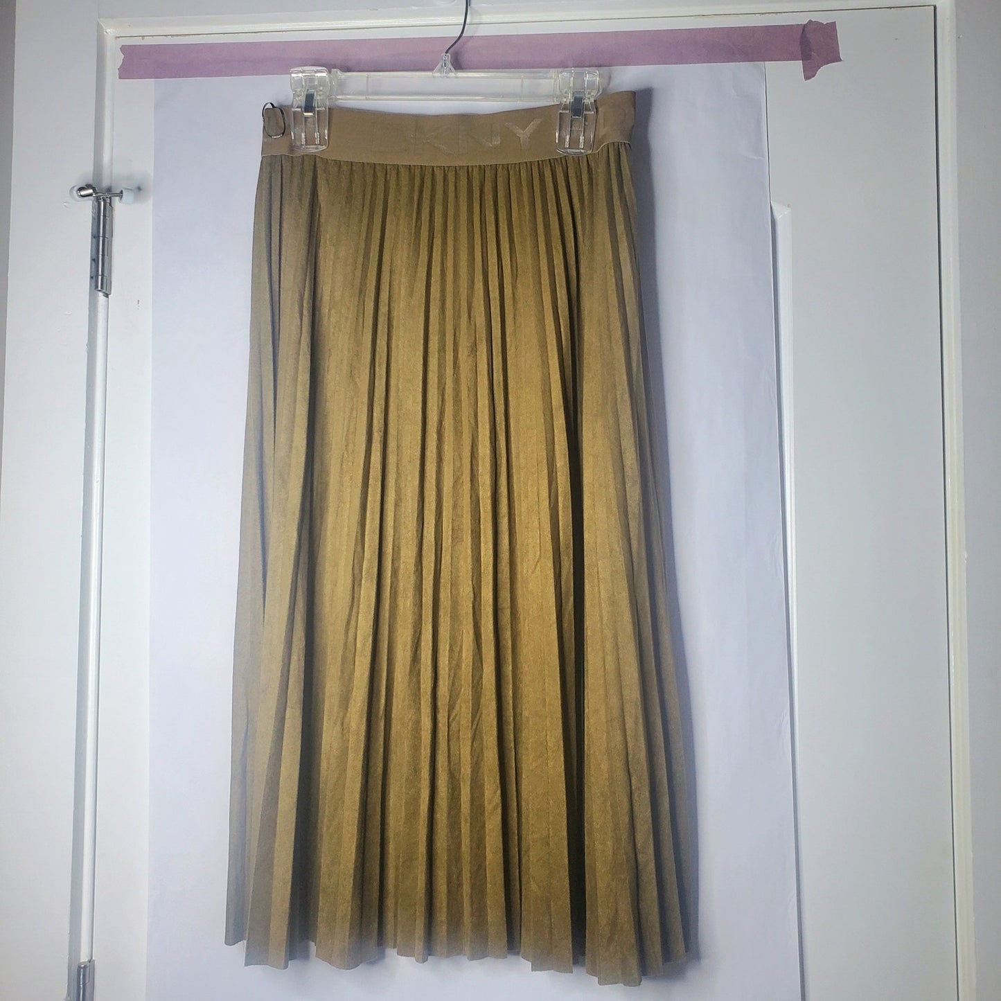 DKNY faux suede pleated green midi skirt size medium