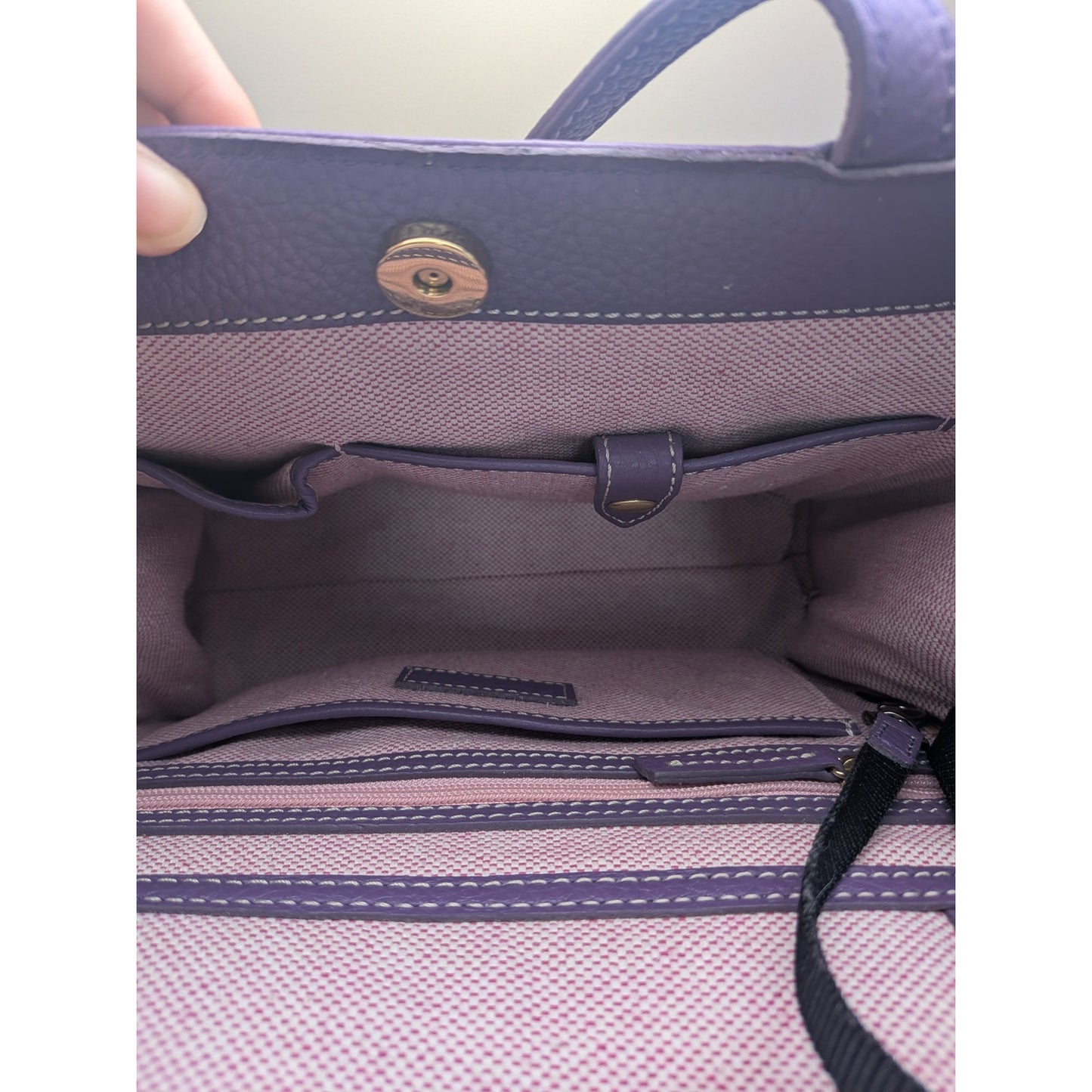 Dooney & Bourke purple shoulder leather bag purse aubergine medium bag