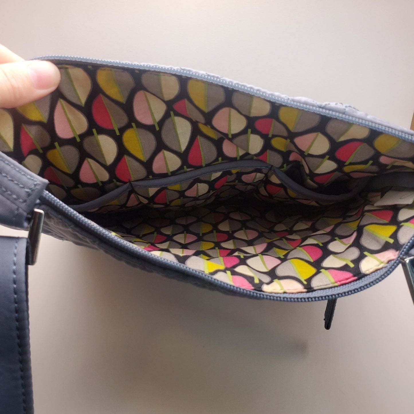 Gray vera bradley gray crossbody bag interior cute pattern