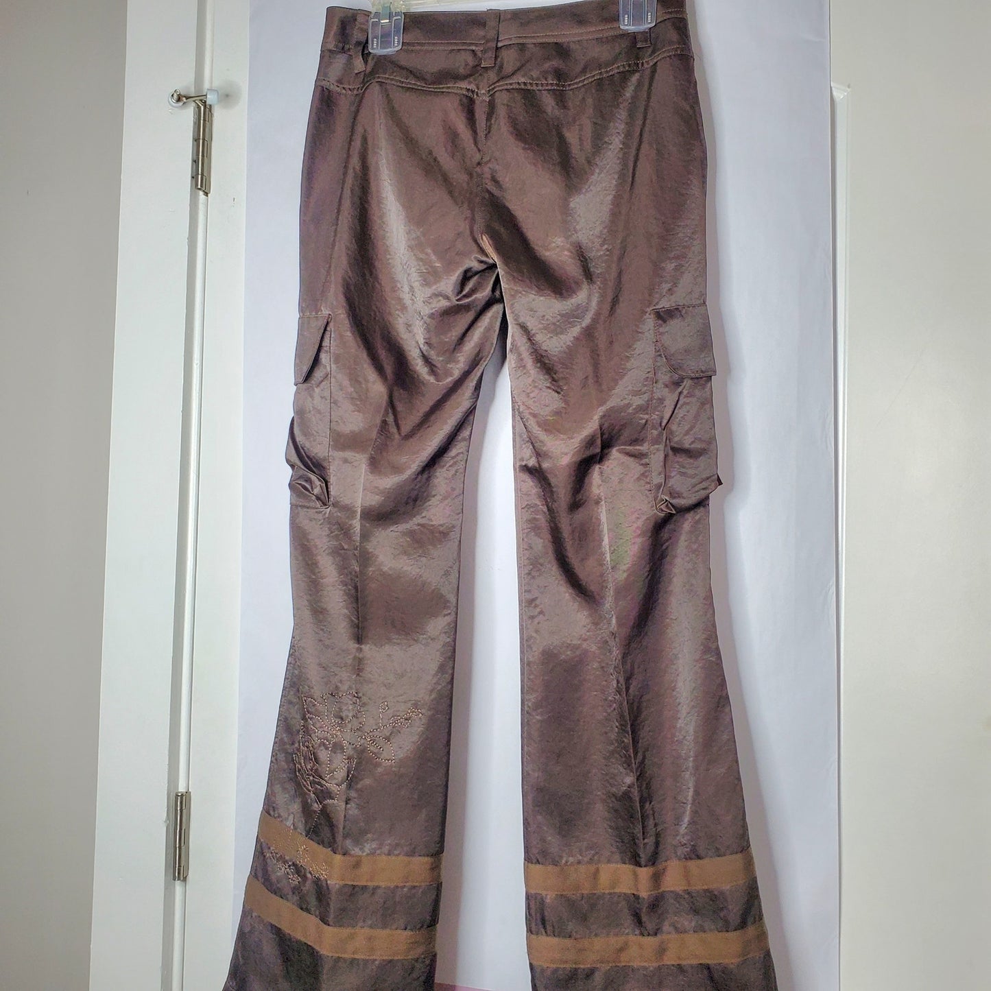 Express satin brown pants w/ cargo pockets, floral embroidery mid-ride W30 L31