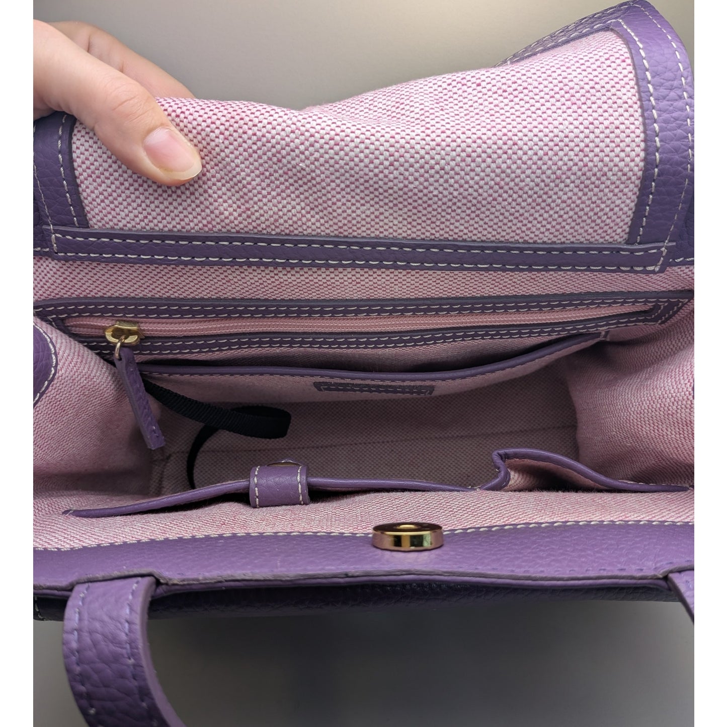 Dooney & Bourke purple shoulder leather bag purse aubergine medium bag