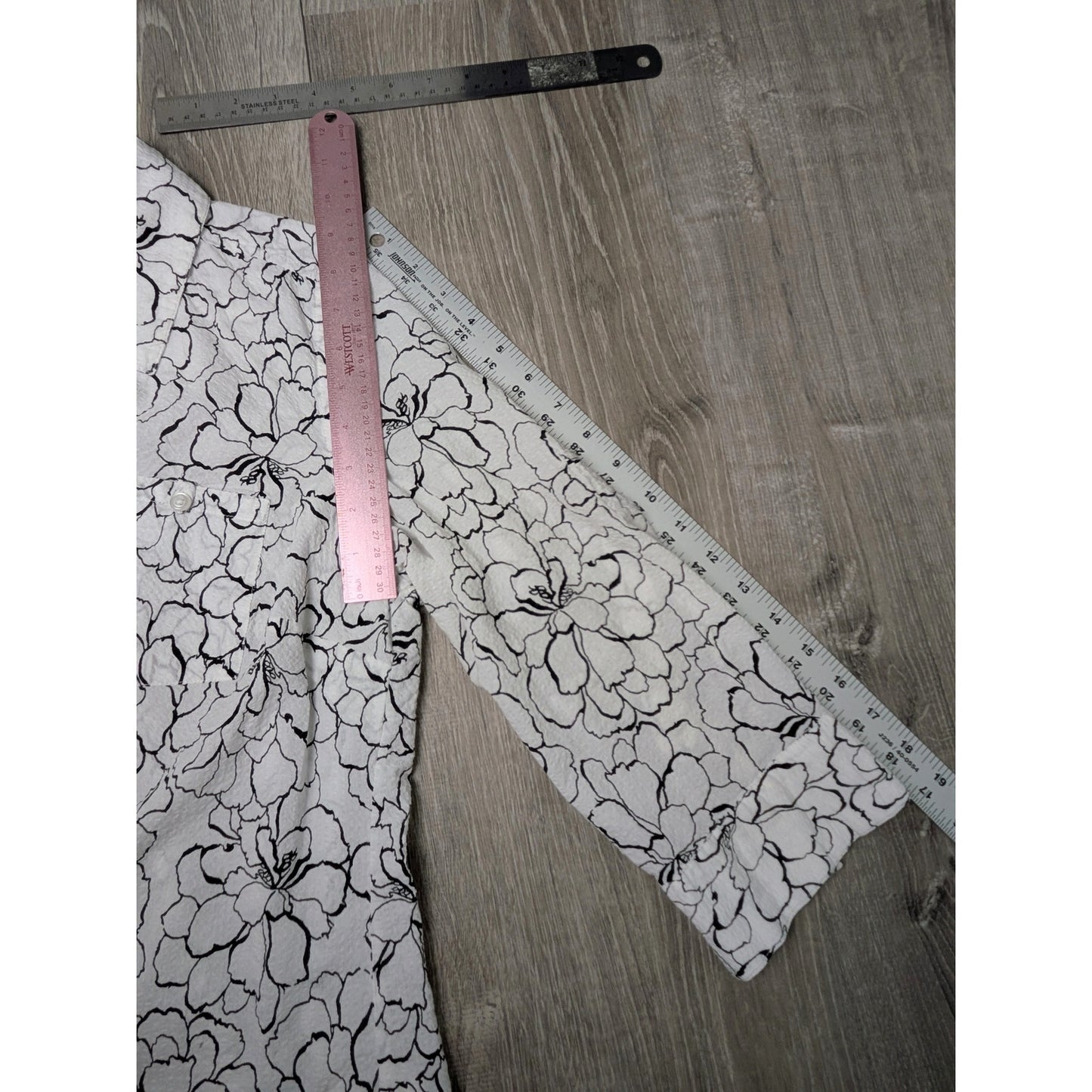 floral white button-up croft & burrow 100% cotton size medium