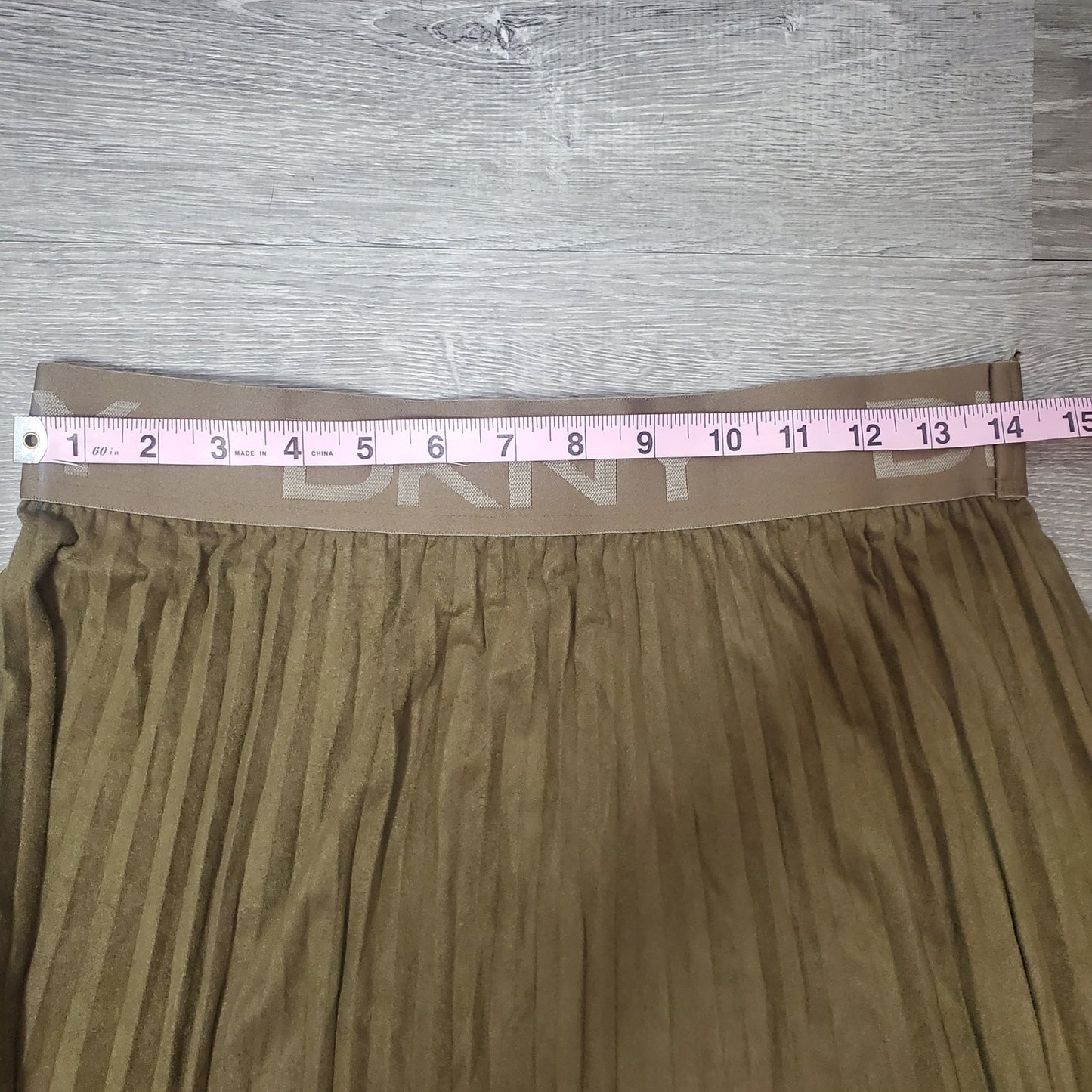DKNY faux suede pleated green midi skirt size medium