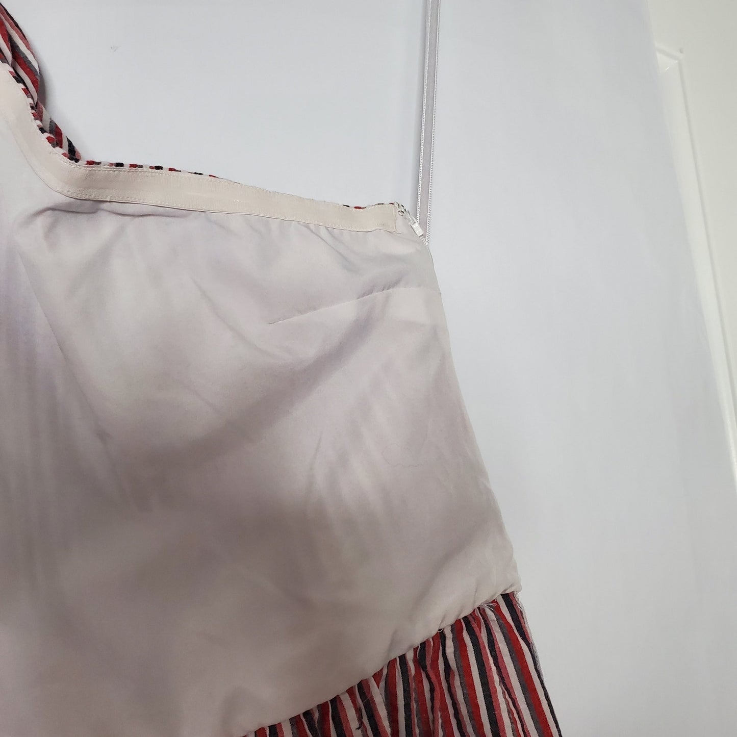 Asymmetrical vertical stripe cotton dress Loft size 6 one shoulder bow red black